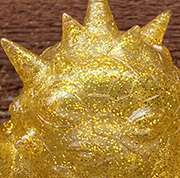 Mini Kaiju Eyezon Gold glitter power