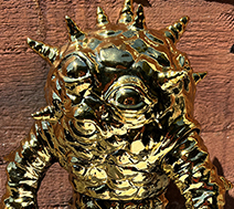 Chromed GOLD Kaiju Eyezon Max Toy x Plastico Macizo